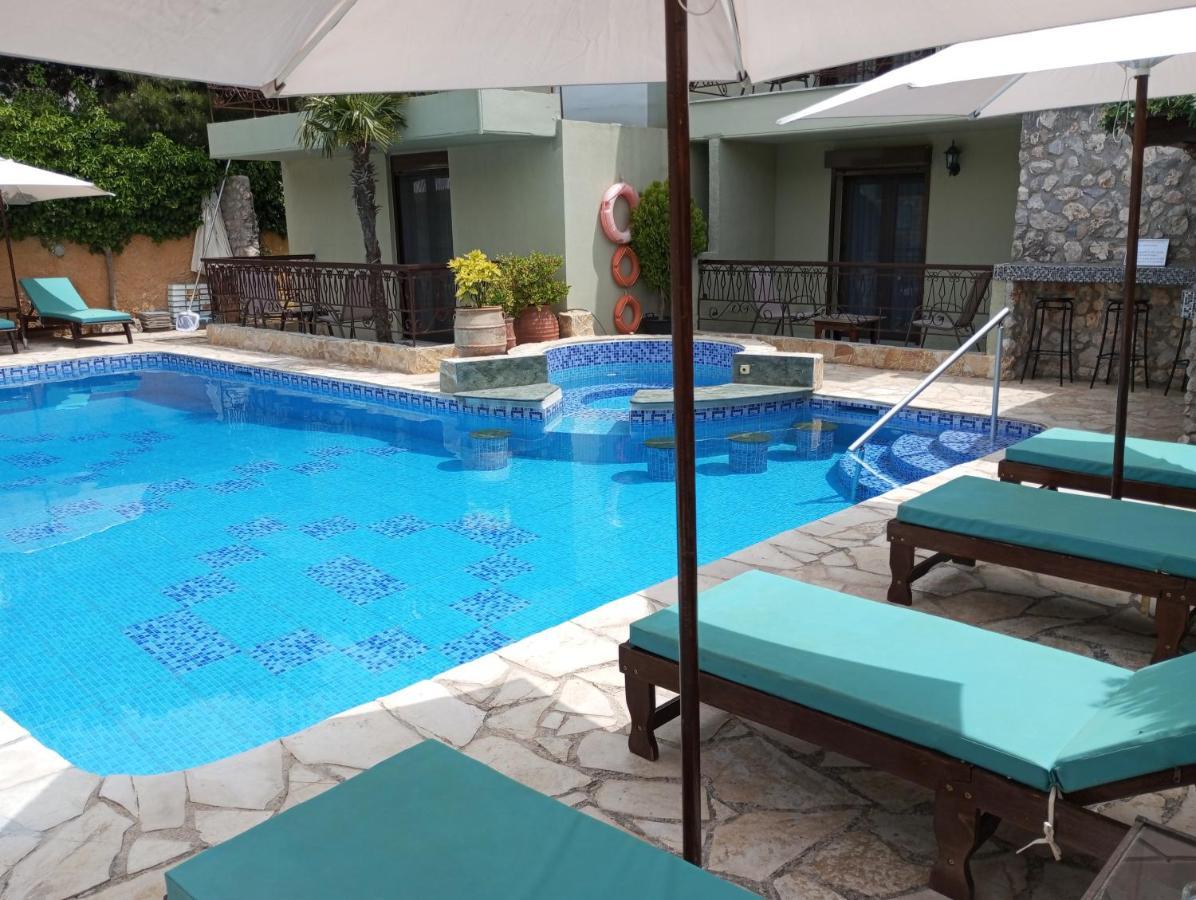 Hotel Xenonas Κithαiron Vília Exterior foto