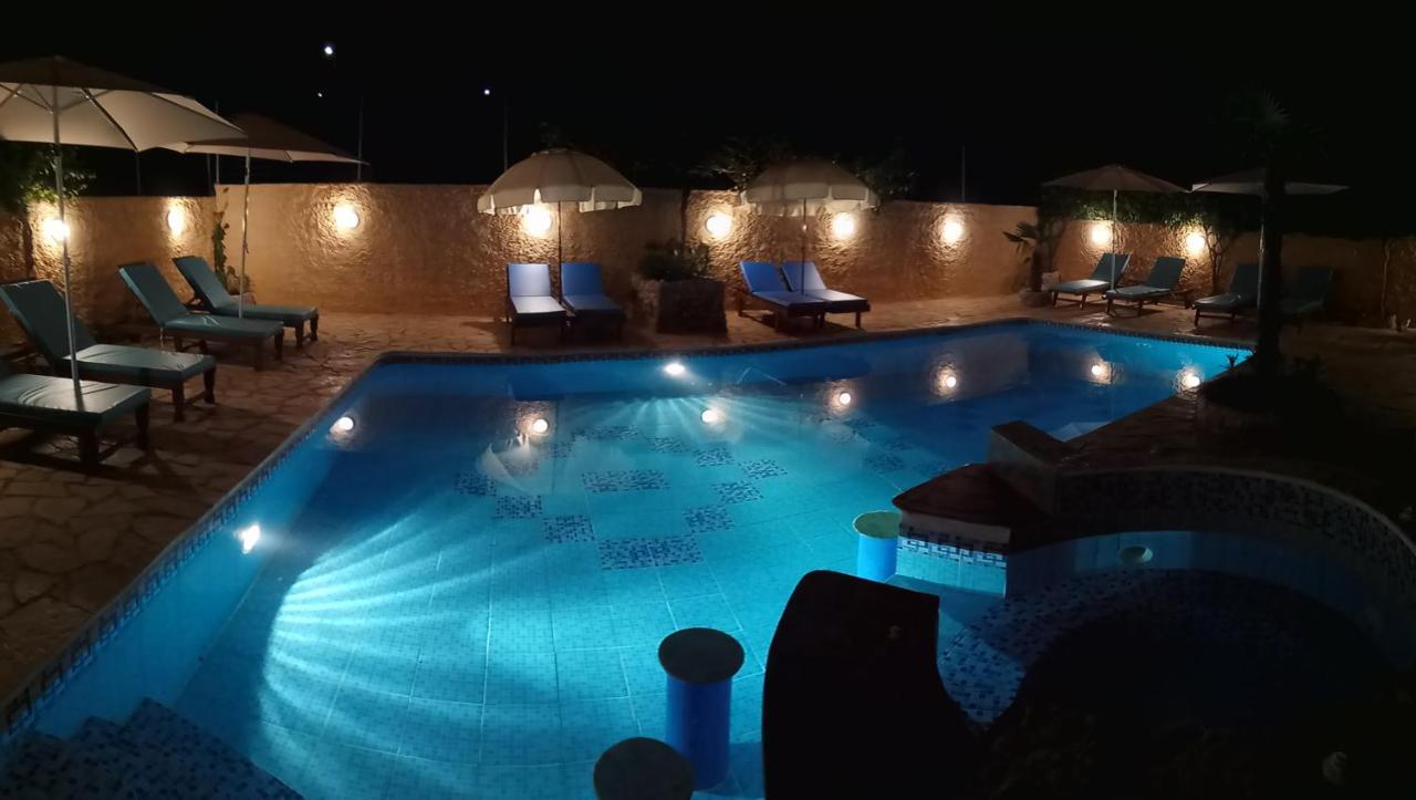 Hotel Xenonas Κithαiron Vília Exterior foto